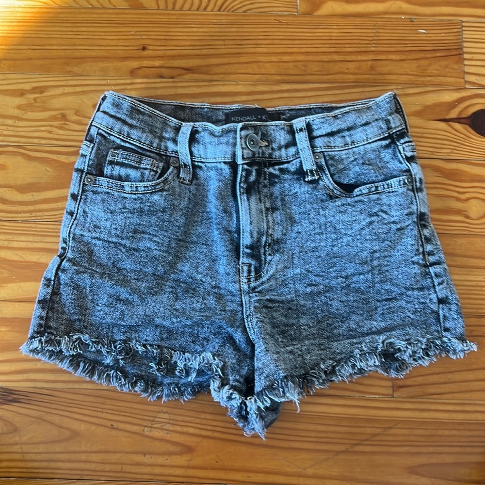 Kendall & Kylie “The Drifter High Rise” Grey Distressed Jean Shorts size 26